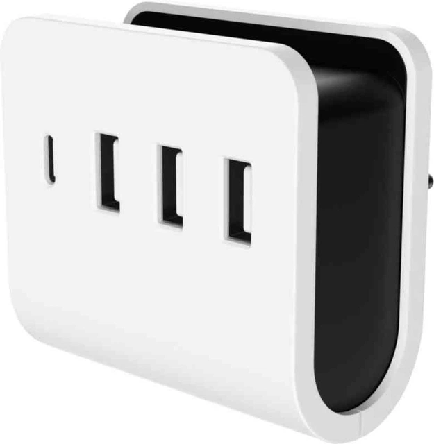 Stikkontakt med 4 USB ladeporter hvit