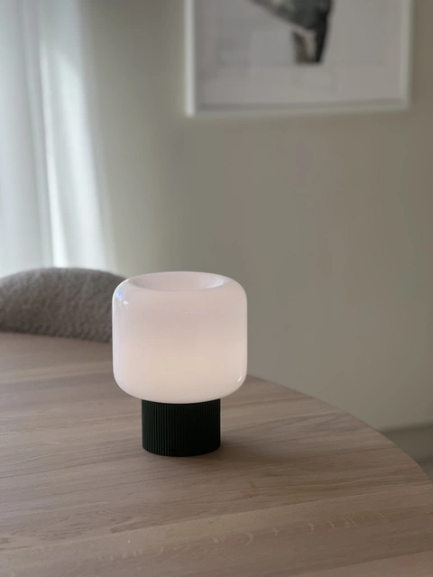 Nissi LED oppladbar bordlampe 20cm grønn