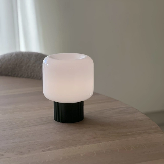 Nissi LED oppladbar bordlampe 20cm grønn
