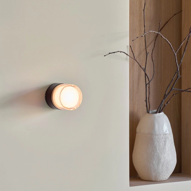 Touchy LED oppladbar bordlampe/vegg 9cm brun