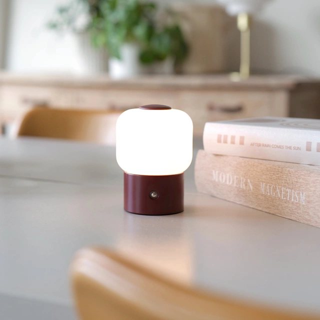 Haven Frost LED oppladbar bordlampe 14cm rød