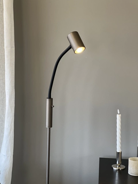 Noor II leselampe gulv 1lys 146cm brun