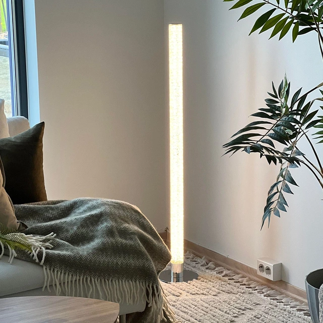 Leia LED gulvlampe 104cm RGB flerfarget