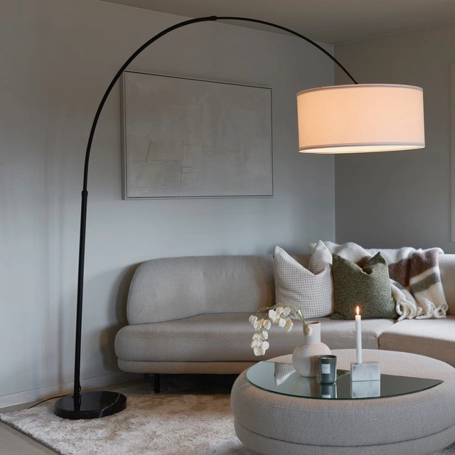 Rauma gulvlampe med skjerm 227cm sort