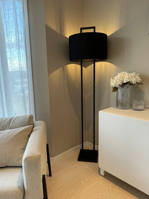 Skeikampen gulvlampe 168cm sort