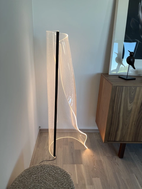 Shape LED gulvlampe 120cm klar