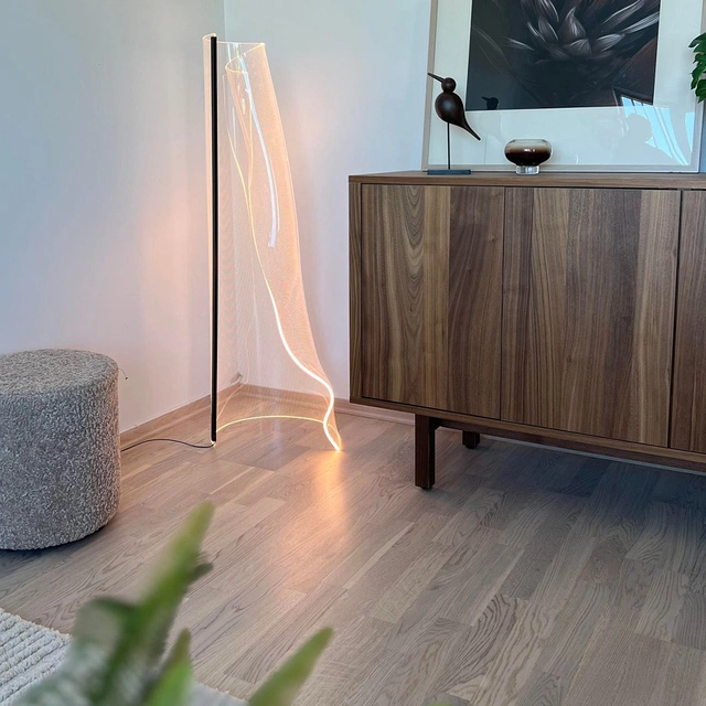 Shape LED gulvlampe 120cm klar