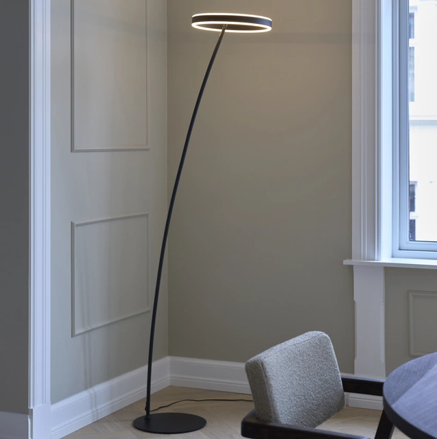 Orbit O-sirkel LED gulvlampe 175cm sort