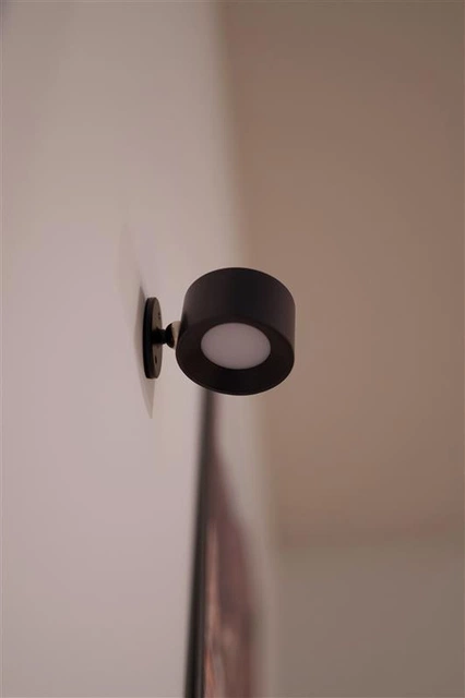 Frida LED oppladbar leselampe vegg 7,5cm sort