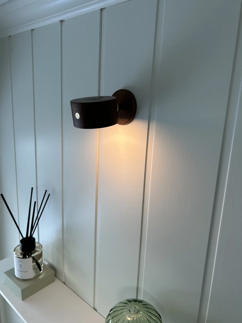 Thea Magnet LED oppladbar vegglampe 7cm brun