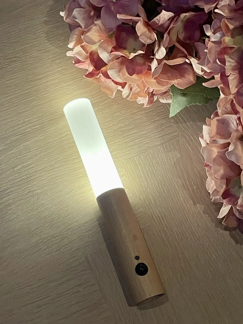 Hedda LED oppladbar vegglampe 18cm natur