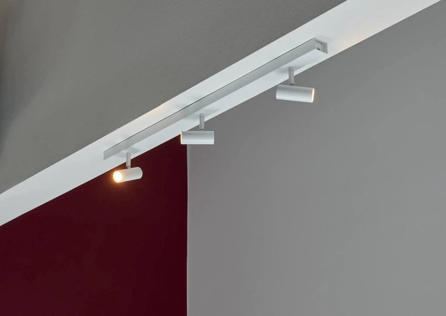 Omari LED skinne 3lys 78cm hvit