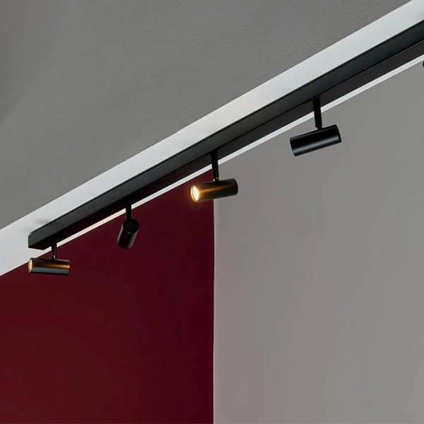 Omari LED skinne 5lys 118,5cm sort