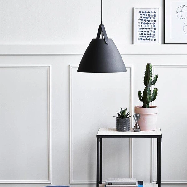 Strap 36 taklampe 36cm sort