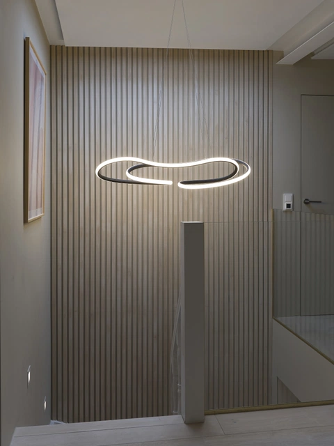 Infinity LED taklampe 112cm sort