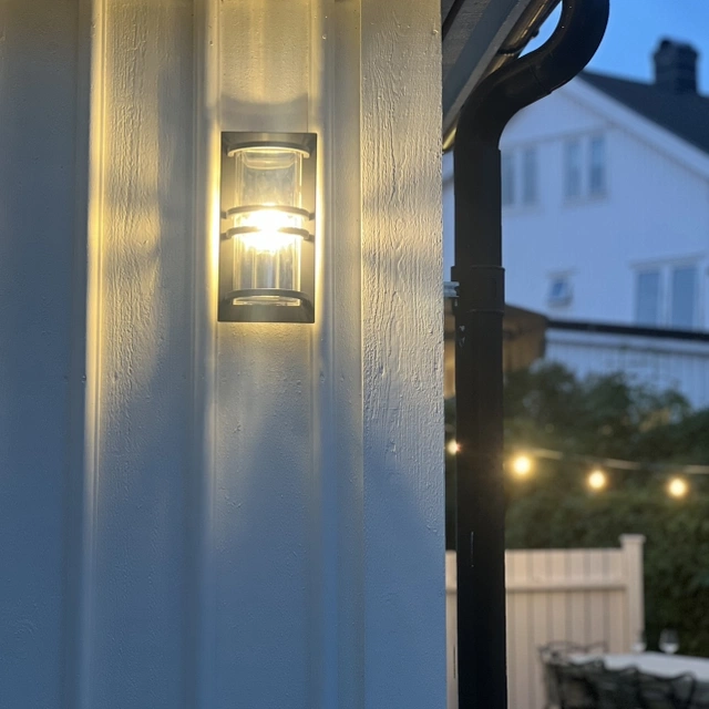 Ytterholmen utelampe vegg IP54 30cm grå