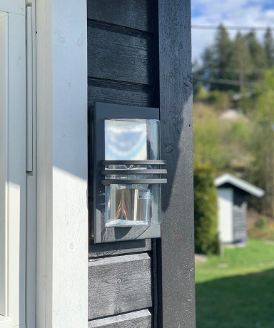 Skrova utelampe vegg IP54 30cm grå