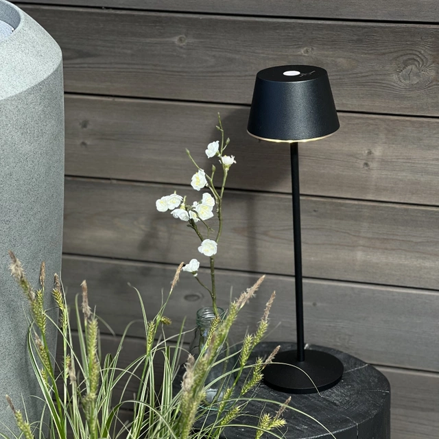 April LED oppladbar utelampe bord IP65 40cm sort