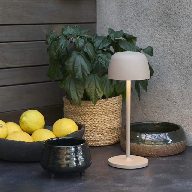 Mars LED oppladbar utelampe bord IP65 28cm beige