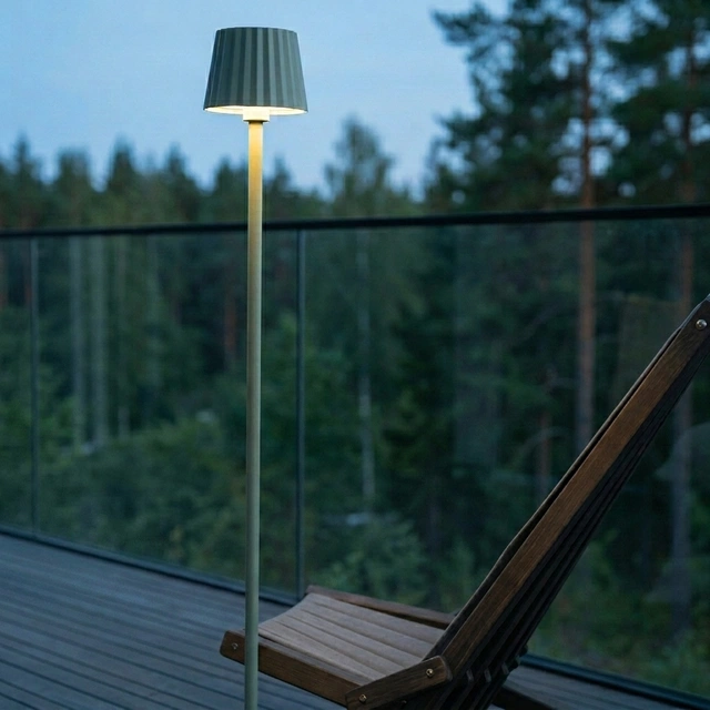 Juli LED oppladbar utelampe gulv IP65 130cm grønn