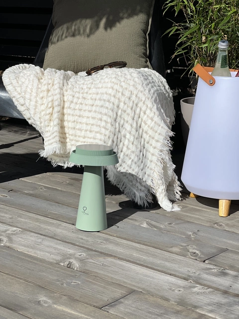 Merak solar oppladbar utelampe bord IP54 23cm grønn