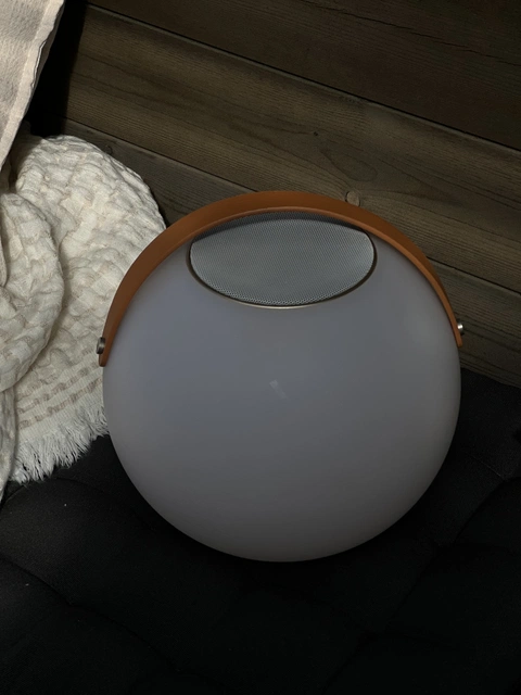 Carry oppladbar utelampe og høyttaler IP65 25cm hvit
