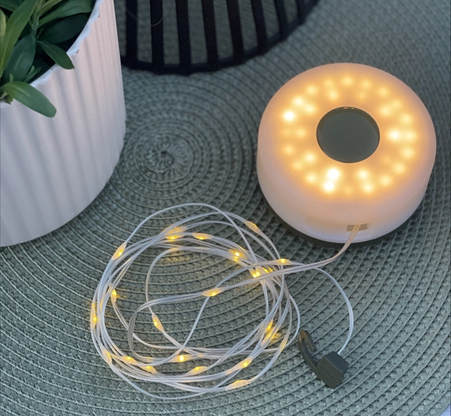 String JoJo oppladbar lyslenke IP44 hvit