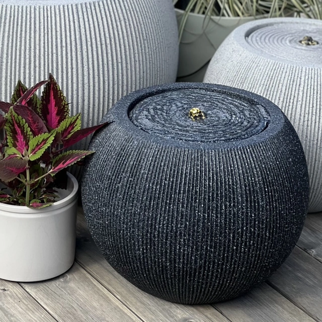 Vannfontene Stone IP44 37cm sort