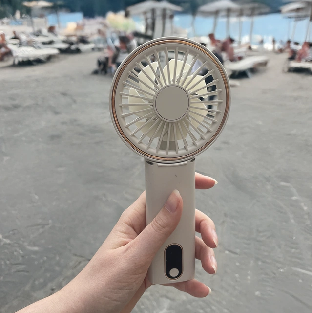 Vifte Mini oppladbar 19cm beige