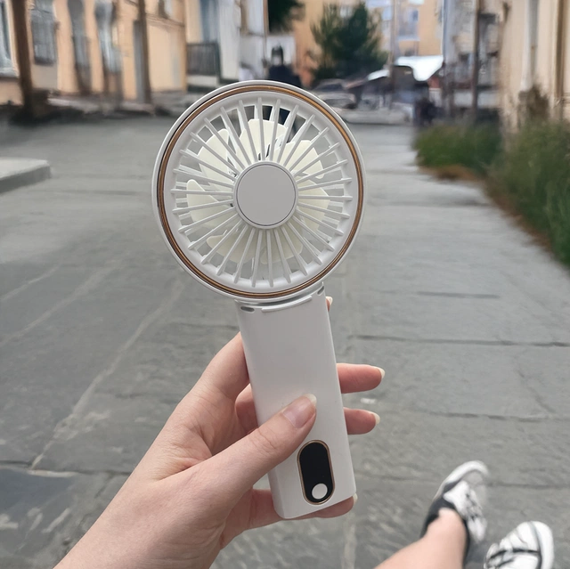 Vifte Mini oppladbar 19cm hvit